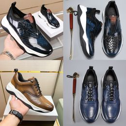 high quality are Men's sports shoes handmade with thick soles and casual shoes. Various Colours graphics and text designs are fashionable and casual