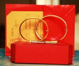 Design Bracelet 316L Titanium steel Bangles Women Men Bracelets For Lover Gold Silver Rose Luxury Jewellery Gift with box set ZX0Q