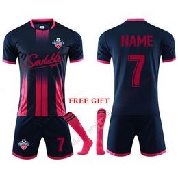 Set da corsa Personalizzati Uomo Bambini Maglie da calcio Tute Ragazzi Divise da calcio Futebol Set di magliette Kit da calcio Bambini Ragazze Abbigliamento sportivo Abbigliamento Calzino 230404