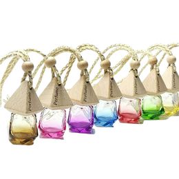 ダイヤモンドカー香水ボトルペンダントエッセンシャルオイルディフューザーペンダントガラス装飾菱形の空のボトル木製蓋エアフレッシュナーHY0466