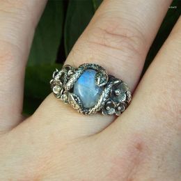 Cluster Rings Retro Flower Snake Personality Punk Moonstone Finger Ring For Men And Women Party Jewellery Accessories