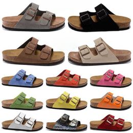 New Designer Slippers Men's Slippers Clamps Genuine Leather Casual Men's Sandals Softwood Flat Leather Most Popular Beach Casual Shoes for Women