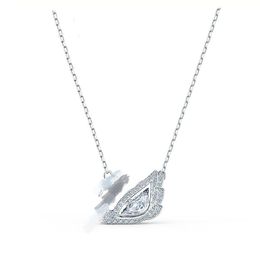 Colar de diamante feminino da moda, colar de cisne de ouro 14K com pingente de diamante, colar de designer estilo INS, joias de presente emocional para mulheres expressarem seu amor