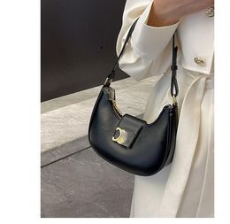 2023 Designer Bag Fashion women's underarm bag New medium body bag chain handbag High quality crossbody bag clamshell bag Socialite dinner bag A06