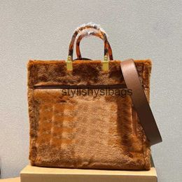 Totes quality Totes luxurys Winter Lamb Wool Large Capacity Package Soulder Bags Classic Qualitystylishyslbags