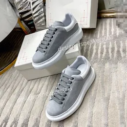 top new Designer Womens Casual Shoes Green Designer Sneakers Sole Bottom Fashion running shoes Soft and comfortable platform shoes