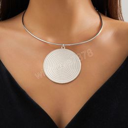 Simple Metal Collar with Large Round Pendant Necklace for Women Trendy Choker Necklaces on Neck Accessories Fashion Jewellery