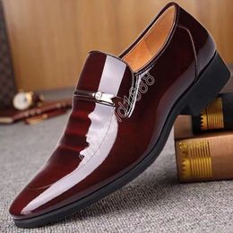 Dress Shoes for Men Slip on Patent Leather Man Casual Oxford Shoe Moccasin Glitter Pointed Toe Business Formal Male Footwear