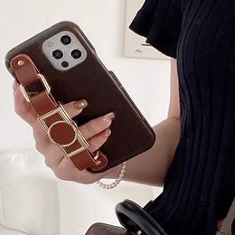 iPhone 13 12 Pro Max Case Designer Phone Cases for Apple 14 11 XR XS 8 7 6 Plus Luxury PU Leather Wristband Back Covers Fundas Black Brown White Checkerboard Flowers 11