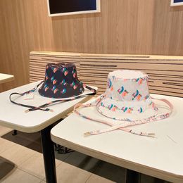 Designer Bucket String Flat Cap Adjustable Caps Wide Brim Buckets Hats Fashion Summer Beach Hat with Letters for Men Women