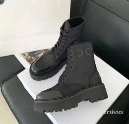 Designer-Stiefel, Winterstiefel, 100 % echtes Leder, zum Schnüren, Martin, erhöhte kurze Damenstiefel, brauner runder Kopf, englische Motorradstiefel, hochwertige Fabrikschuhe für Damen