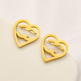 Gold Stud Charm Designer Heart Women's Love Earrings Romantiska design smycken rostfritt stål vårgåva med låda ZG2023