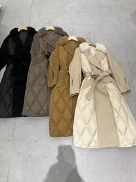 2023 Ivory/Black/Camel/Dark Brown Goose Down Women Women's Coats Designer Double Wool Patchwork Argyle Mink Collar Coats Womens 110502