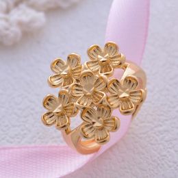 Cluster Rings Wando Gold Color Ring Flower Design Charm Style For Women Light Yellow Plated Christmas Jewelry Gift