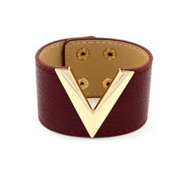 Women Fashion Pop V Word Simple Wide Leather Hand Bracelet Classic All Match Punk Ladies Bangle Jewelry244R