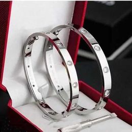 Designer Screw Bracelet Fashion Luxury Jewelrys Trendy Bangle 18K Gold Titanium Steel Women Men Nail Bracelets Silver Classic designer Jewelry VN0N