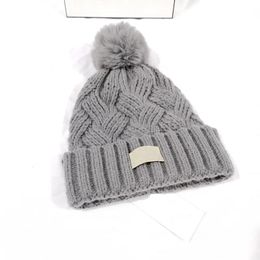 Luxury hats Designer Hats Men's and Women's beanie fallwinter thermal knit hats letter jacquard unisex warm skull hat