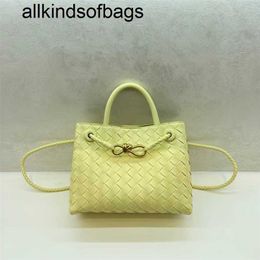 Andiamos BottegassVenetas Bag 5A Genuine Leather Small Design Spring Metal Rope Buckle Tote One High CapacityQQ K15O