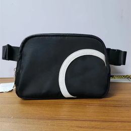 Ll Outdoor -Taschen Fanny Pack Frauen Geldbörsen Taschenkasten Reisen Strand Telefon mit Säcken Handtaschen mit Taillenbeutel wasserdicht verstellbar