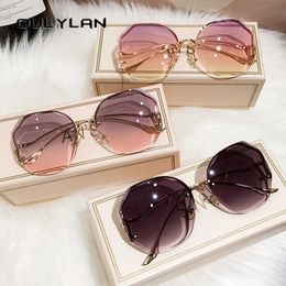 Sunglasses Oulylan 2022 Fashion Tea Gradient Sunglasses Women Ocean Water Cut Trimmed Lens Metal Curved Temples Sun Glasses Female UV400 P230406