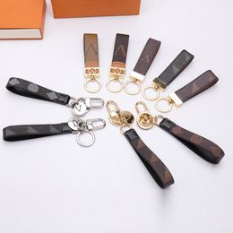 Hohe Qualität Schlüsselanhänger Classic Exquisite Luxus-Designer-Auto-Schlüsselanhänger Zink-Buchstabe Unisex Lanyard Gold-Schwarz-Metall Kleiner Schmuck 59mH #