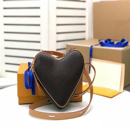 2021 Famous fashion love ladies crossbody heart-shaped bag wallet handbag shoulder coin purse306f