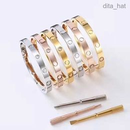 A Designer C arter 2023designer Bracelet titanium steel bracelet Luxury mens and womens 18K rose gold fashion popular do not fade Colour bracelet trend stainl QZFU