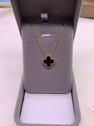 Brand Luxury Limited Edition Clover Designer Pendant Necklaces Womens 18K Gold White Mother of Pearl Stone Diamond Crystal Elengant Choker Necklace Jewellery