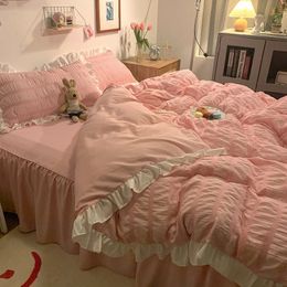 Bedding sets Pink ruffled chipboard duvet cover set with 3/4 soft lightweight down to replace Grey bedding including and pillowcases 231106