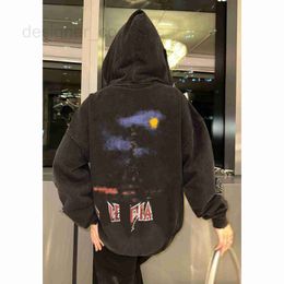 Women's Hoodies & Sweatshirts designer luxury The correct version of the winter new Paris B English long sleeved jacket, hooded warmth, fashionable and versatile