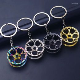 Keychains Creative Refit Lotus Hub Keychain Motorcar Part Model Car Keyring Man Dazzle With Color Charm Key Chain Pendant For Lover