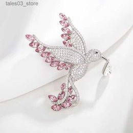 Pins Brooches Luxury Women's Brooches for Clothes Accessories New Bird Designer Brooch made with Crystals from Austria Bridal Wedding Bijoux Q231107