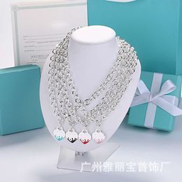 Tiffanybead Halskette Tiffanyjewelry Desginer T Love Halskette weibliche CNC Stahl Siegel Buchstabe Blau Rot rosa Schwarz Emaille Spray Kleber Pfirsich Herz Anhänger dicker Kettenhals Hals