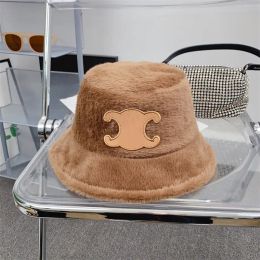 Womens Designer Bucket Hat Trendy Fashion Luxury Caps Hats Imitation Mink Fur Calssic Letters Bucket Hat Mens Black Unisex Winter Bonnet Beanies 2311061BF