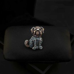 Pins Brooches Court Retro Puppy Dog Brooch High-End Women's Luxury Elegant Accessories Cute Animal Corsage Pin Rhinestone Jewelry Neckline Pin Q231107