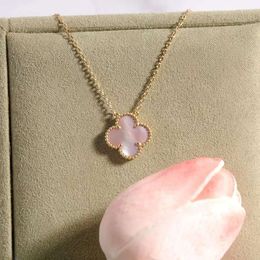 vanly cleefly Four Leaf Grass Natural Powder Fritillaria Necklace Simple Gold Thick Plating 18K Rose Gold Fashion Trend