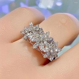 Cluster Rings Huitan Fancy Flower For Women Luxury Inlaid White Cubic Zircon Fashion Dance Party Birthday Gift Trendy Jewellery