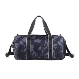 Duffle Bags Fashionable Dry Wet Separation Exercise and Fitness Bag Single Shoulder Yoga Short Distance Business Trip Portable Camouflage Travel Bag 230406