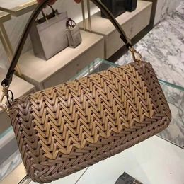 Classic Brand Designer Bag High Quality Fashion Handbag Exquisite Handmade High Grade Underarm Bag Dual Use Crossbody Luxury Bag 0001