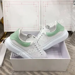 2023top new Womens Brand Designer Casual Shoes Sneaker Mens Sneakers White Black Green Triple Pink Sail Chicago Kentucky Mens Sports Platform Shoes