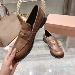 2023 Spring Kadın Ayakkabıları Şık Penny Loafers Gerçek Deri El Boyalı Kayma Elbise Ayakkabıları Düğün Günlük İş Ayakkabıları