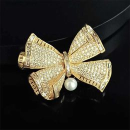 Pins Brooches Vintage Light Luxuron Bow Brooch Premium Delicate Freshwater Pearl Corsage Pendant Dual-purpose Accessory Pin Q231107