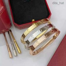 A Designer C arter 2023designer Bracelet titanium steel bracelet Luxury mens and womens 18K rose gold fashion popular do not fade color bracelet trend stainl OVKC