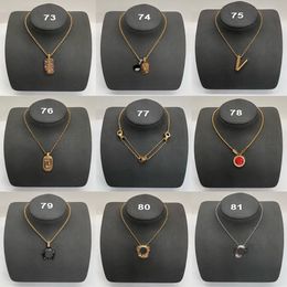 More Style Pendant Chain Necklaces Greece Meander Pattern Bead Necklace Banshee Medusa Portrait Designer Sweater Chain Jewellery Women Accessories Gifts