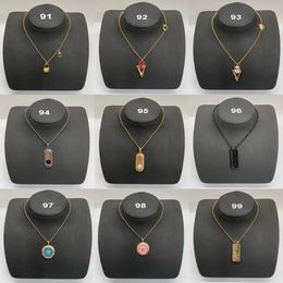 Droplet Letter Pendant Chain Necklaces Greece Meander Pattern Bead Necklace Banshee Portrait Designer Sweater Chain Jewelry Women Accessories Gifts