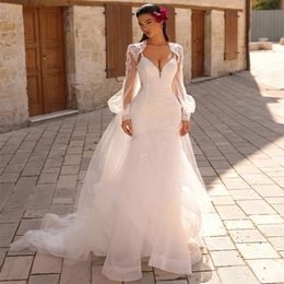Spaghetti Strap Mermaid Wedding Dresses with Jacket Lace Appliques Ruffles Bottom Bridal Gown Sweep Train Garden Robe De Mariee