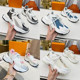 Scarpe designer Donne corrono 55 sneaker in trasferta piattaforma piattaforma di moda classica sneaker in pelle di gomma all'aperto sneaker a basso contenuto di top 35-41