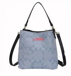 New Fashion Bucket Portable Women's Bag Foreign Trade Shoulder Messenger Bag European Retro Printed Bags