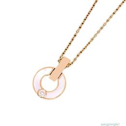 Pendant Necklaces Bulgaris Designer Fashion Women Necklace Gold Copper Coin Malachite High Grade White Fritillaria Simple and Luxury Circular Collar Chain