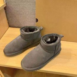 High quality wool leather one-piece snow boots Fashion plush ankle boots Splash proof and stain proof multiple Colour options11